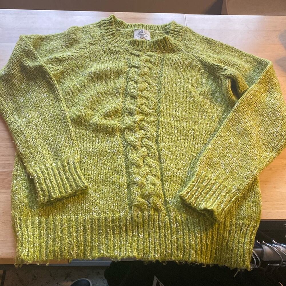 ST JOHN’S BAY lime green cable knit sweater